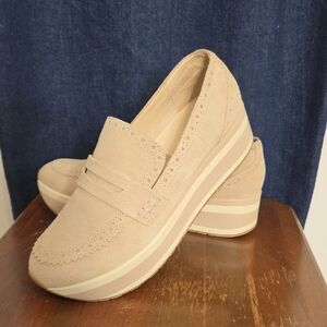Women's Beige Suede Platform Loafers 9.5